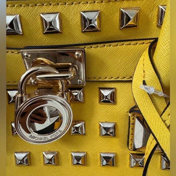 Michael Kors Pyramid Studded Citrus Hamilton Bag Large Tote  Statement Piece NWT - Picture 6 of 17